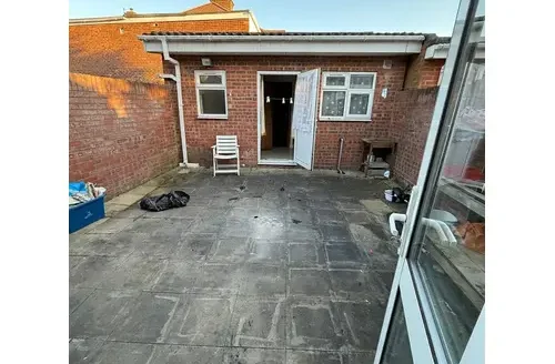 3 bed semi-detached house for sale