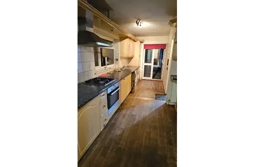 3 bed semi-detached house for sale